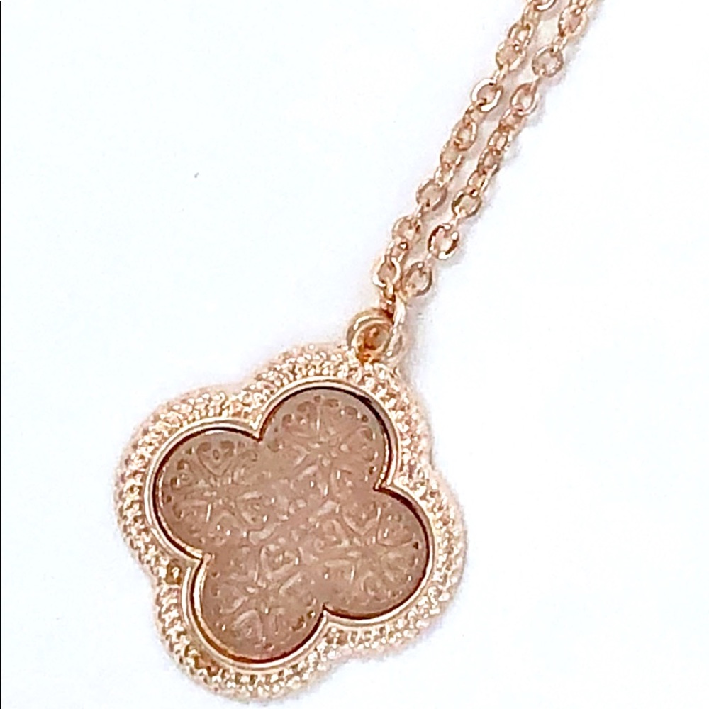 Eden Necklace with intricate detail❣️ NWT